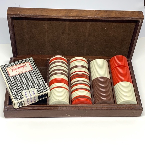 Poker Chips Hilton Flamingo Card Deck Case Plus Bonus Bicycle Brand Chips - Picture 3 of 7